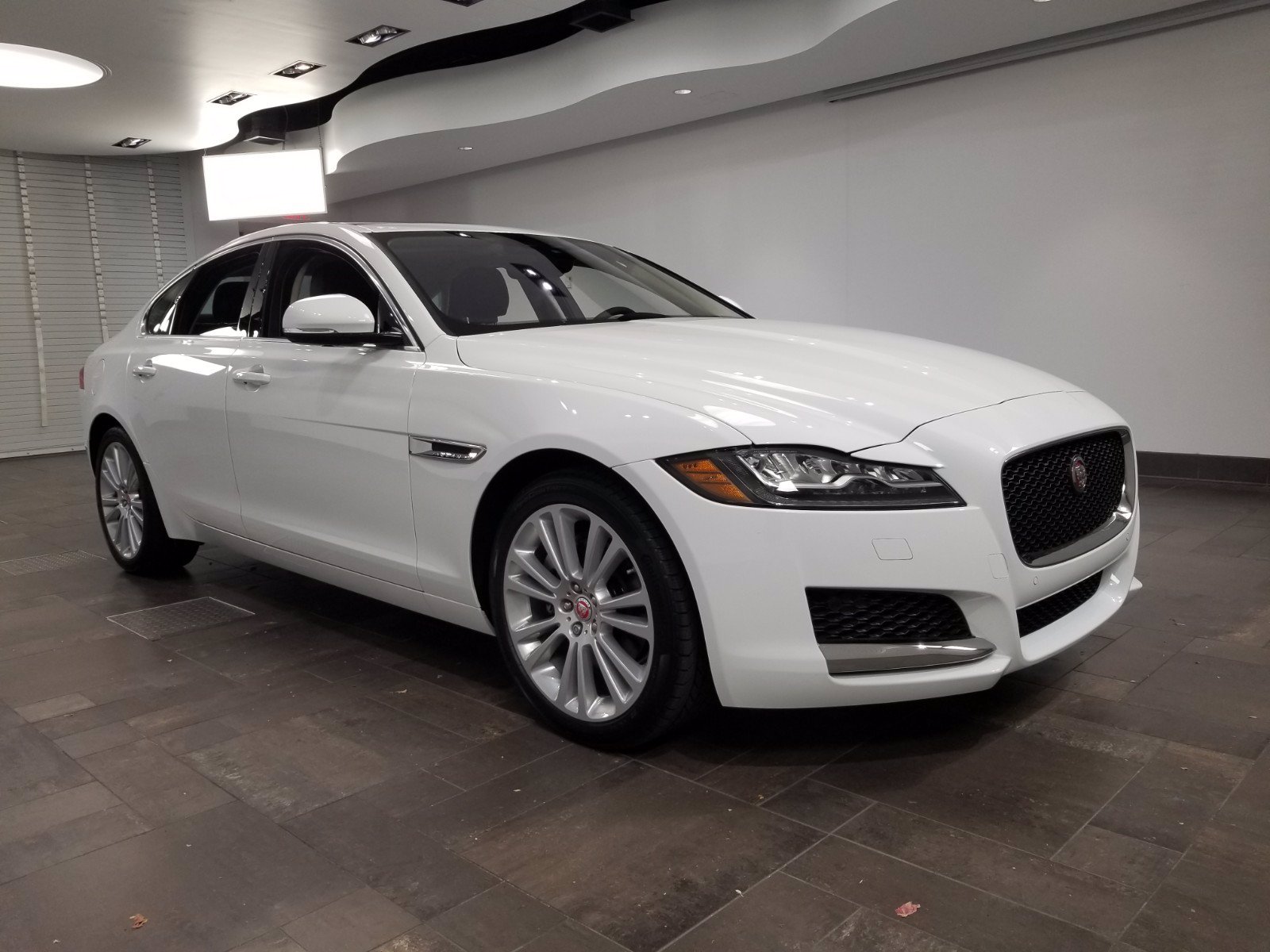 jaguar xf 2020